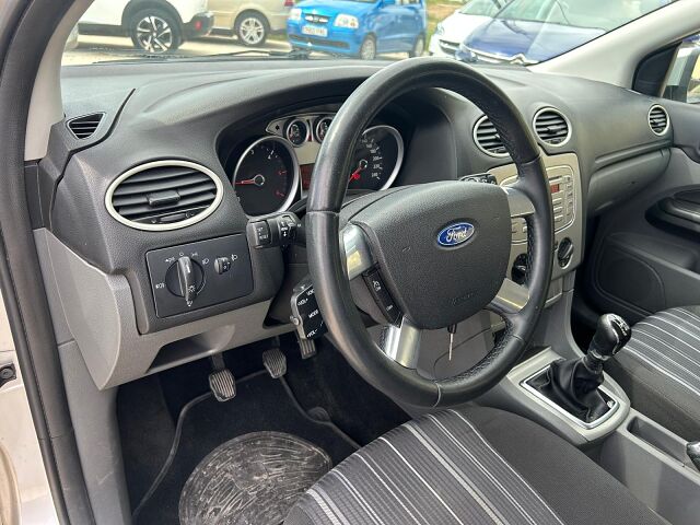 FORD FOCUS TREND ESTATE 1.6 TDCI SPANISH LHD IN SPAIN 102000 MILES SUPERB 2009